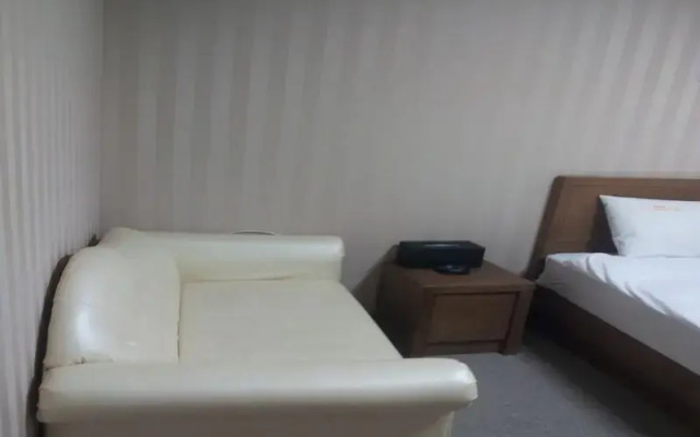 Lord Tourist Hotel