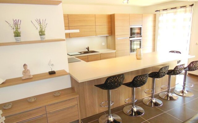 3 Bedrooms, 3 bathrooms central Cannes Lecerf 411