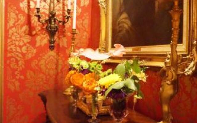 Russell Manor Bed & Breakfast