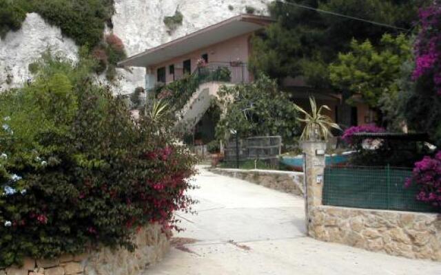 Bed  Breakfast Casa Del Mandorlo