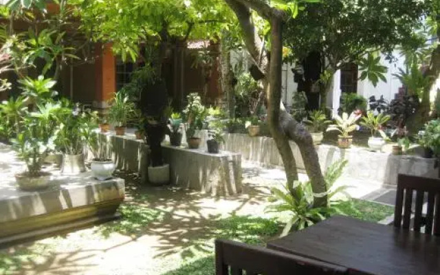 Sayang Beach Lodging