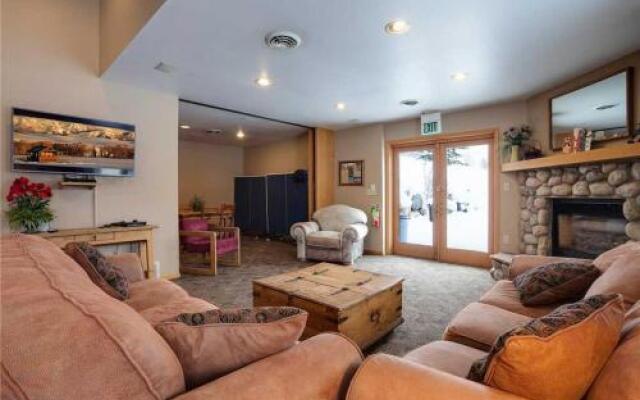 Rockies Condominiums - R2138