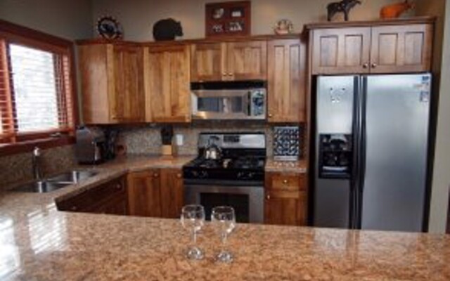 Mountain Town Properties White Wolf 1