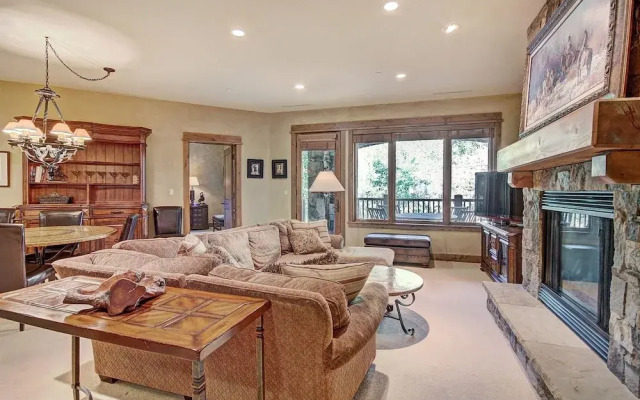 Arrowhead Village A304A