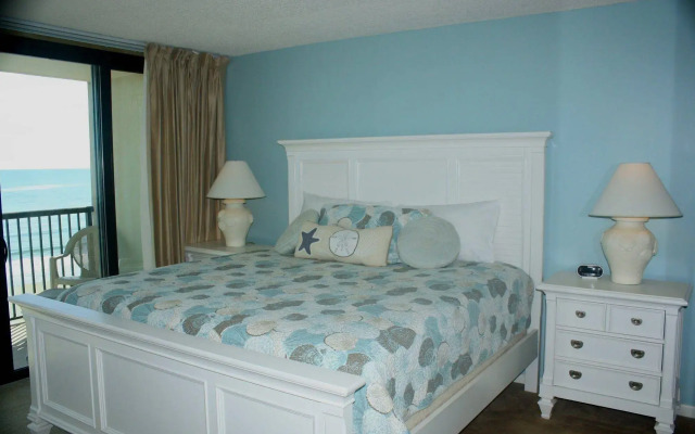 Sea Winds 101 3 Br condo by RedAwning