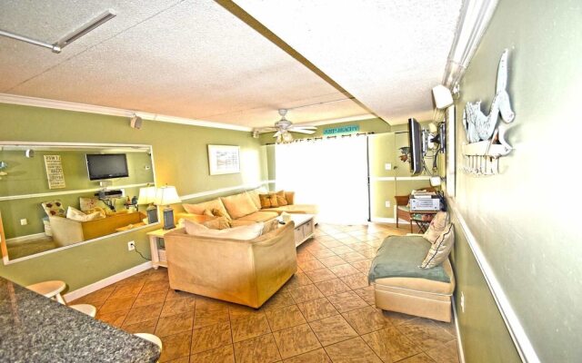 Seatime 303S 1 Bedroom Condo by RedAwning