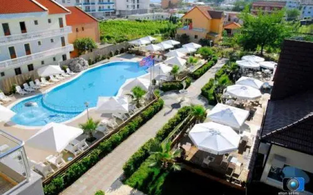 Godija Hotel & Suites