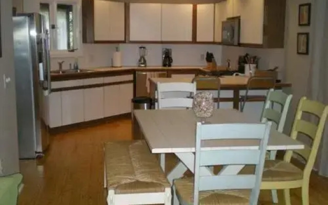 306 W Cooper-Cozy Cabana