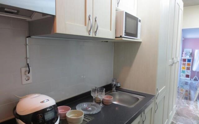 Oriental Modern Apartment 6