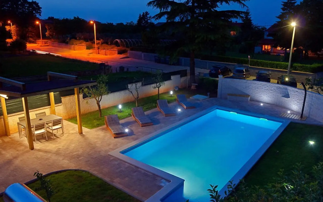 Holiday Home Dori (LBN394)