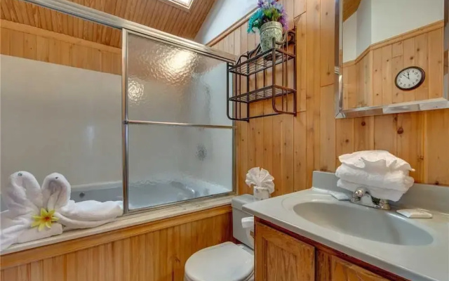 Bearadise 2 - Two Bedroom Cabin