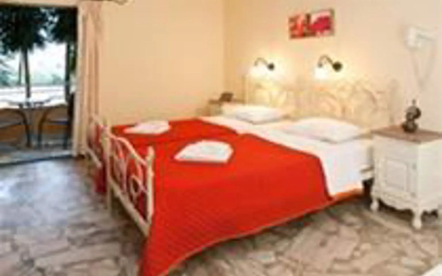 Paradise Hotel