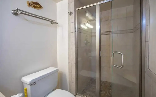 Maui Parkshore 302 - 2 Br Condo