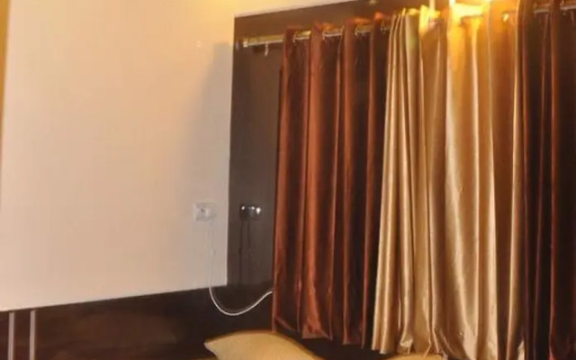 Hotel Golden Leaf