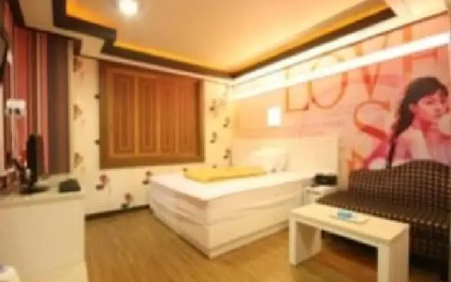 M Motel