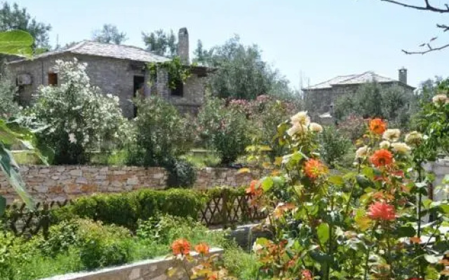 Arsinoi Stonehouses