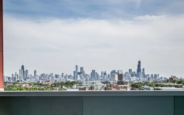Industrial Wicker Park Suites by Sonder