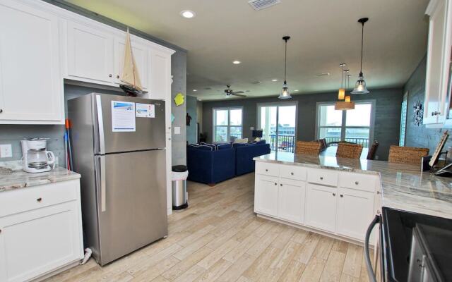 Turtle Tracks - 4 Br home