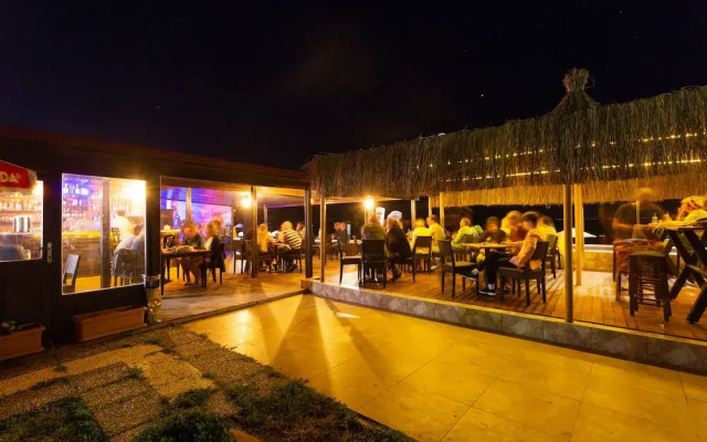 Anex Palm Beach Otel Kucukkuyu