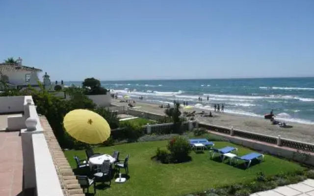 Front line Beach Villa Marbella