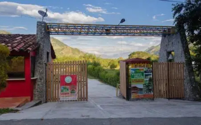 Hosteria Y Camping Vegas La Pintada