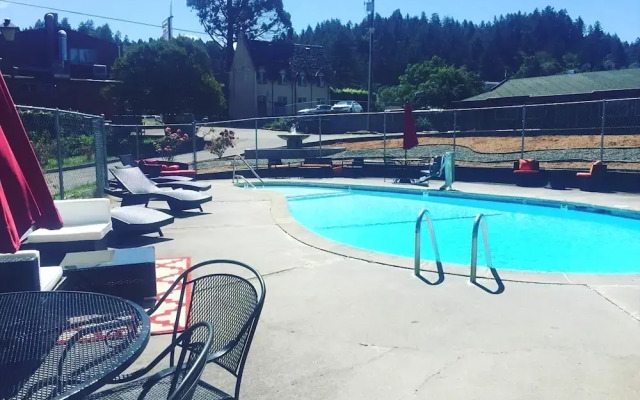 Sherwood Forest Motel