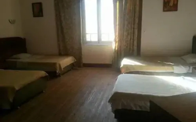 Louris Inn