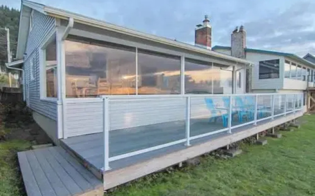 Sea Lyons - 3 Br home by RedAwning