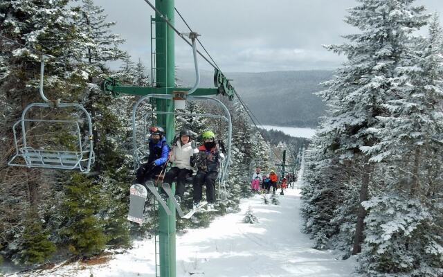 2 Br: Silvercreek 1215