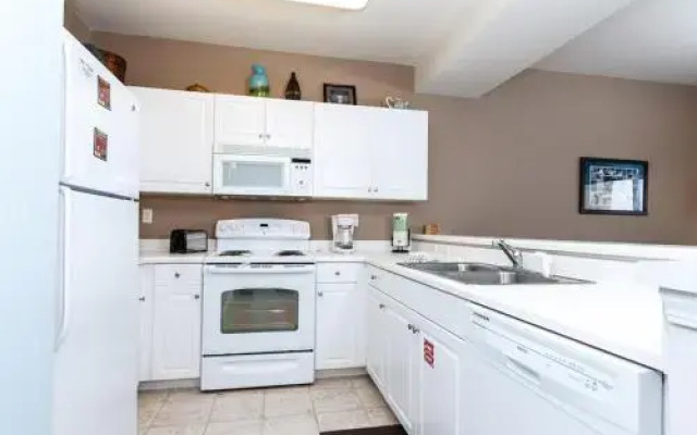 Pelican Isle 510 by RedAwning