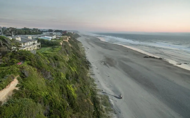 Hidden Inlet 3 Br home by RedAwning