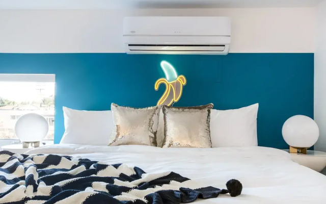 Playful 1BR Hillcrest Suites by Sonder