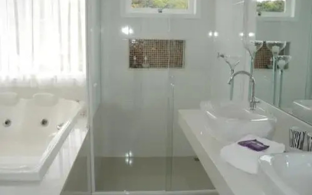 Casarão Da Ferradura B&B