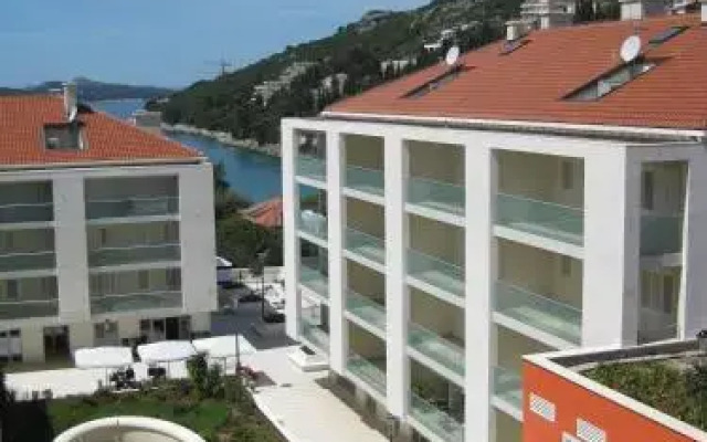 Dvori Lapad