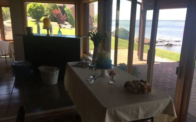 Off the Hook Bed and Breakfast
