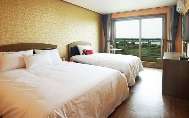 Jeju Amor House Hostel