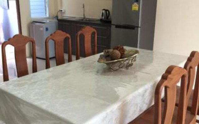 Krabi Town Sleeps 8 With Kitchen