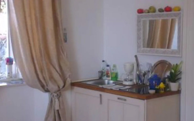 Old Dinka Studio Apartment