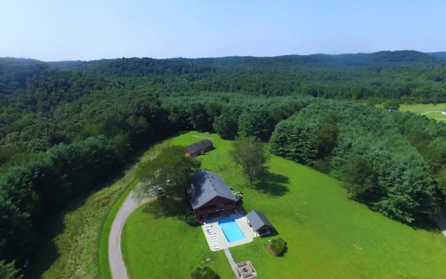 Grande Butte Lodge - Hocking Hills