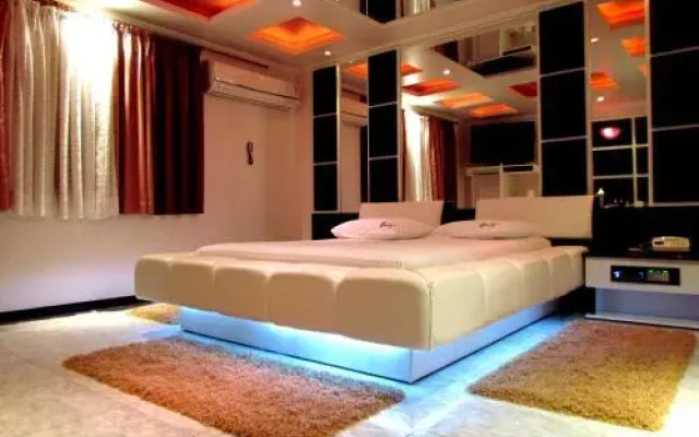 Motel Giro D'Agua