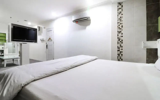 Gran Surya Hotel Cikarang