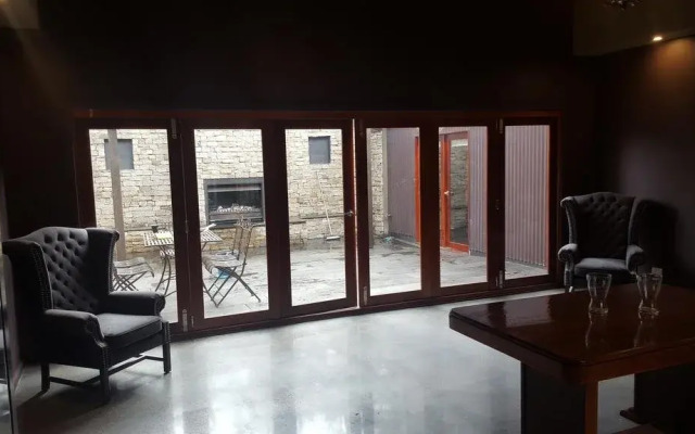 Montrose Barn House
