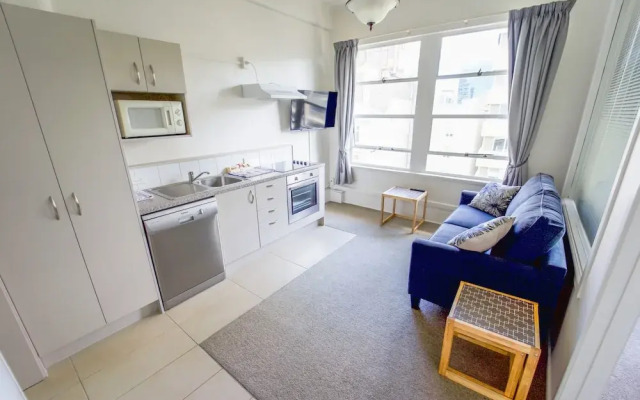 Zodiak's Apartment close to Sky Tower