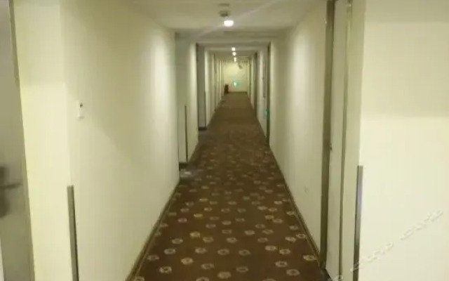 Homeinn Selected Hotel (Changsha IFS Guojin Center Furong Square Subway Station)
