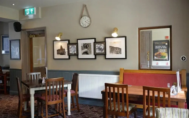 Crown and Anchor