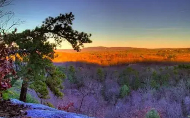 Tentrr - Grotto View at Stone Mountain