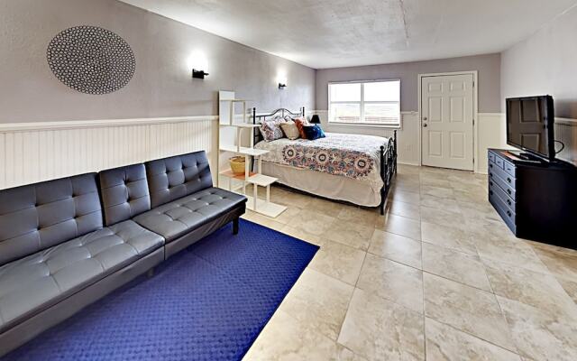 SeaBreeze 136 - 1 Br Condo