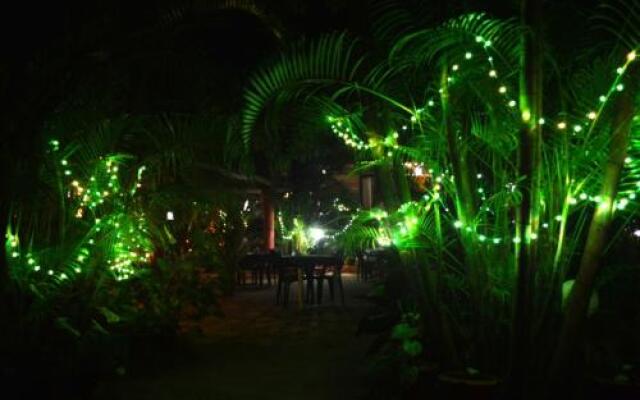 Palm Grove Cottages Leisure Resort