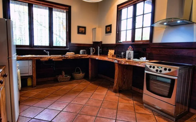 Oak Tree Barn Bridgetown