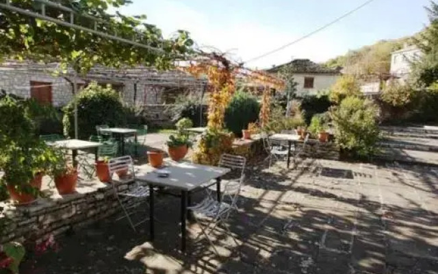 Astraka Guesthouse I